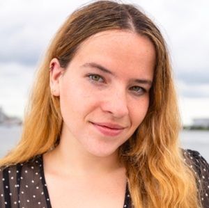 Meet your Posher, Lara